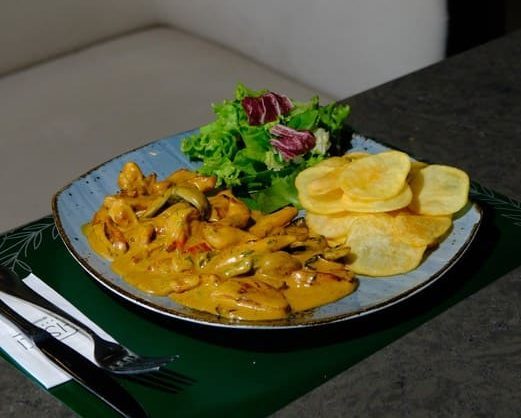 CHEDAR SOSLU TAVUK